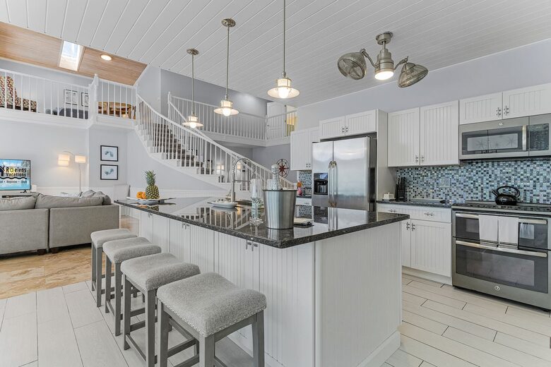 SW Florida Light-Filled Canal Front Escape - Cape Coral, Florida