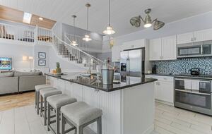 SW Florida Light-Filled Canal Front Escape - Cape Coral, Florida