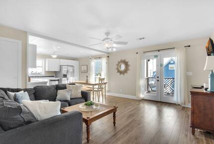 Multi-Level Beachside Elegance with Private Pool & Carriage House - Destin, Florida