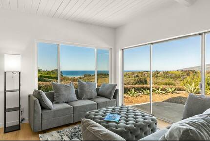Malibu’s Ocean & Mountain View Escape - Malibu, California