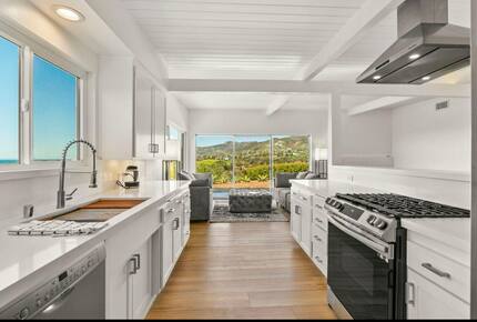 Malibu’s Ocean & Mountain View Escape - Malibu, California