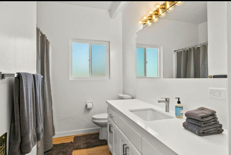 Malibu’s Ocean & Mountain View Escape - Malibu, California