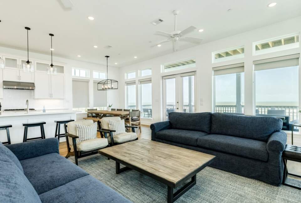 Elegant Gulf-Front Haven in Beachside Village - Galveston, Texas