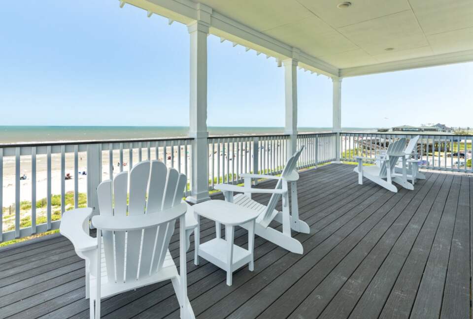 Elegant Gulf-Front Haven in Beachside Village - Galveston, Texas