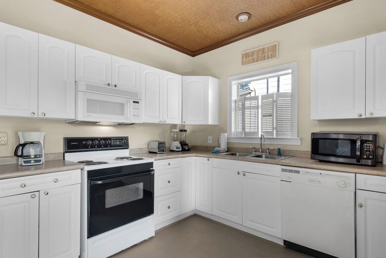 Multi-Level Beachside Elegance with Private Pool & Carriage House - Destin, Florida