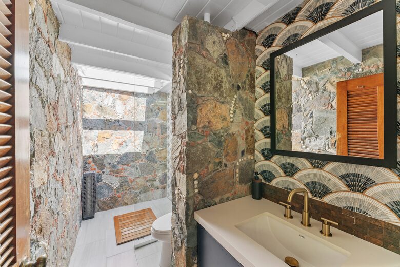 Villa Kia Orana: An Exquisite Island Retreat with Unmatched Views - Saint John, Virgin Islands, U.S.