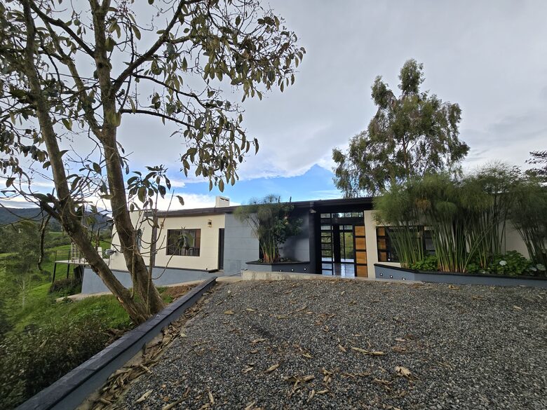 A Refined Mountain Haven in the Andes - San Pedro de los Milagros, Colombia