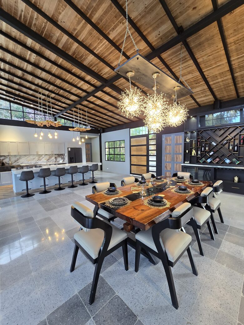 A Refined Mountain Haven in the Andes - San Pedro de los Milagros, Colombia