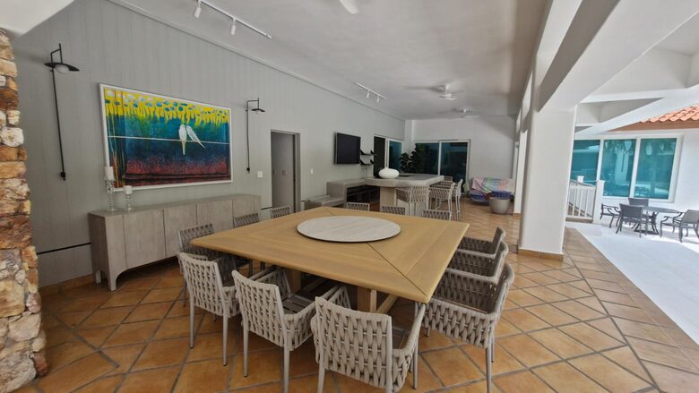 Terrace dinning table and bar