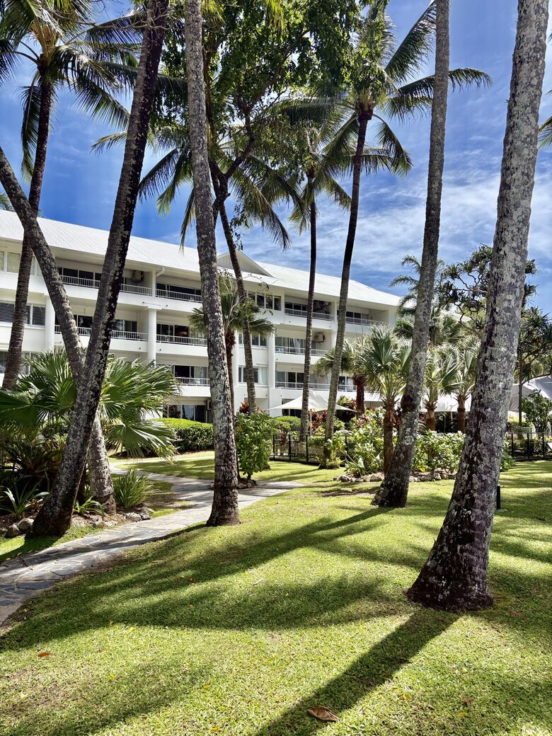 Charming Tropical Escape with Ocean or Pool Views - Palm Cove, Australia