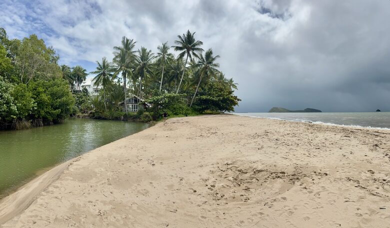 Charming Tropical Escape with Ocean or Pool Views - Palm Cove, Australia