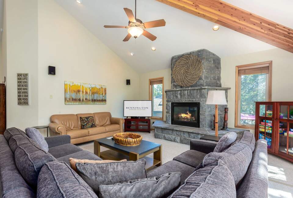 Elegant Escape Under the Pines - Sunriver, Oregon