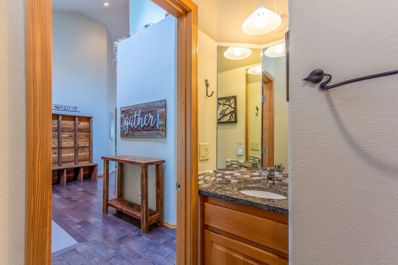 Elegant Escape Under the Pines - Sunriver, Oregon