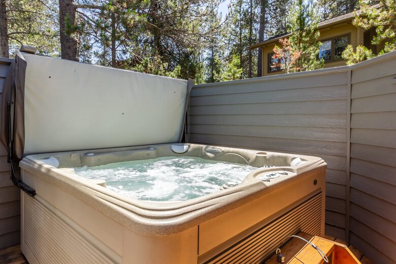 Elegant Escape Under the Pines - Sunriver, Oregon