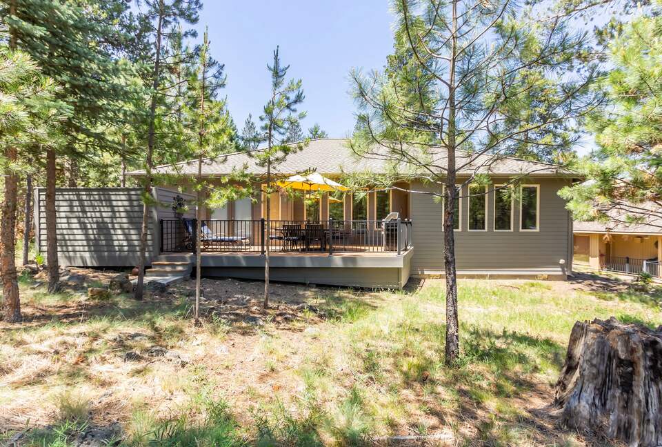 Elegant Escape Under the Pines - Sunriver, Oregon