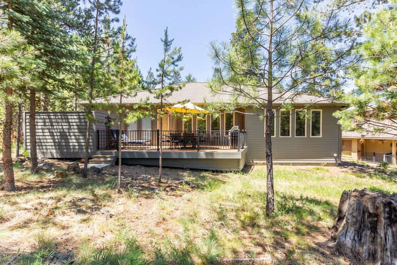 Elegant Escape Under the Pines - Sunriver, Oregon