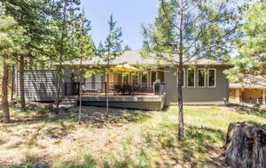 Elegant Escape Under the Pines - Sunriver, Oregon