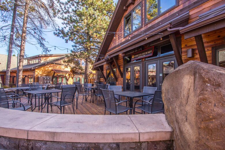 Elegant Escape Under the Pines - Sunriver, Oregon