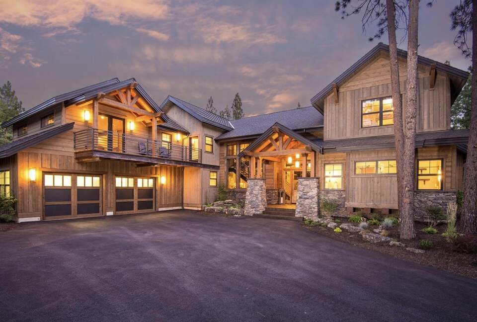 Modern Mountain Escape with Luxe Indoor-Outdoor Living - Bend, Oregon