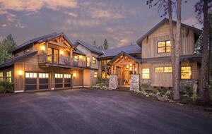 Modern Mountain Escape with Luxe Indoor-Outdoor Living - Bend, Oregon