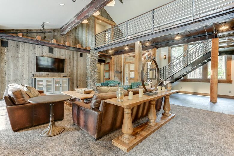 Modern Mountain Escape with Luxe Indoor-Outdoor Living - Bend, Oregon