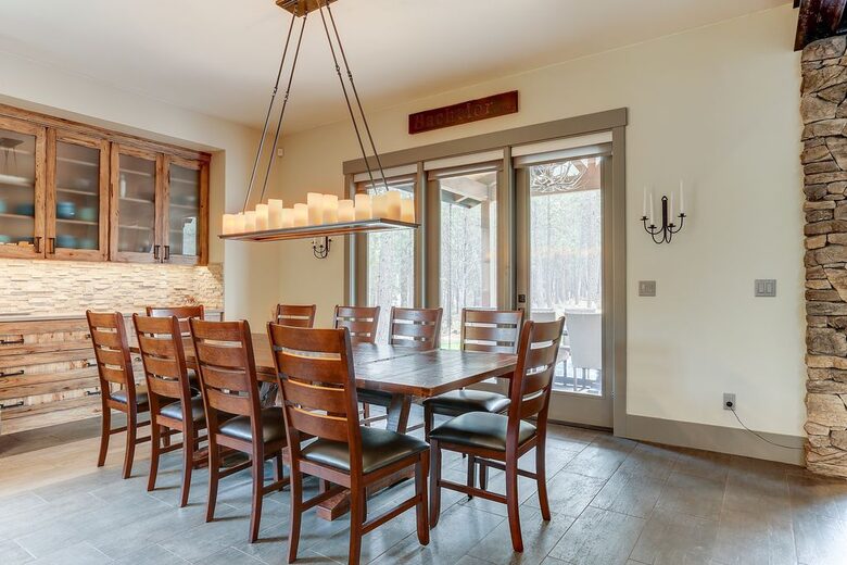 Modern Mountain Escape with Luxe Indoor-Outdoor Living - Bend, Oregon