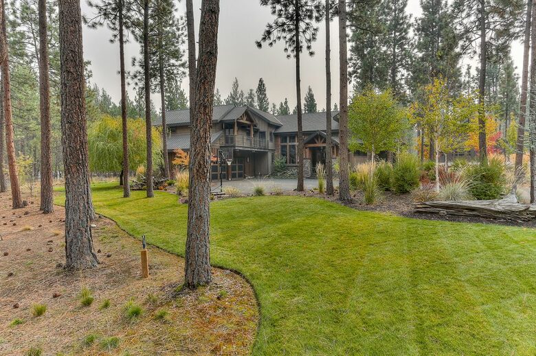 Modern Mountain Escape with Luxe Indoor-Outdoor Living - Bend, Oregon
