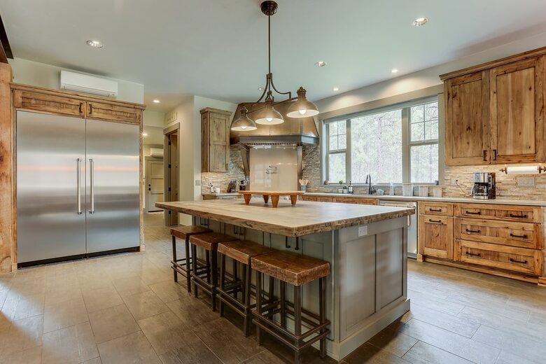Modern Mountain Escape with Luxe Indoor-Outdoor Living - Bend, Oregon