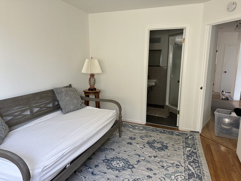 San Francisco Bay Waterfront Apartment - Tiburon, California