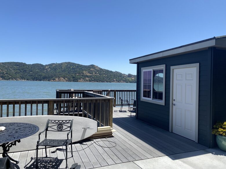 San Francisco Bay Waterfront Apartment - Tiburon, California