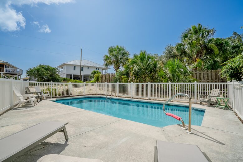 Tranquil Retreat with Private Pool - Eastpoint, Florida