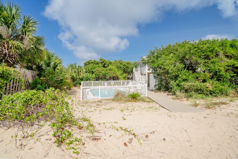 Tranquil Retreat with Private Pool - Eastpoint, Florida