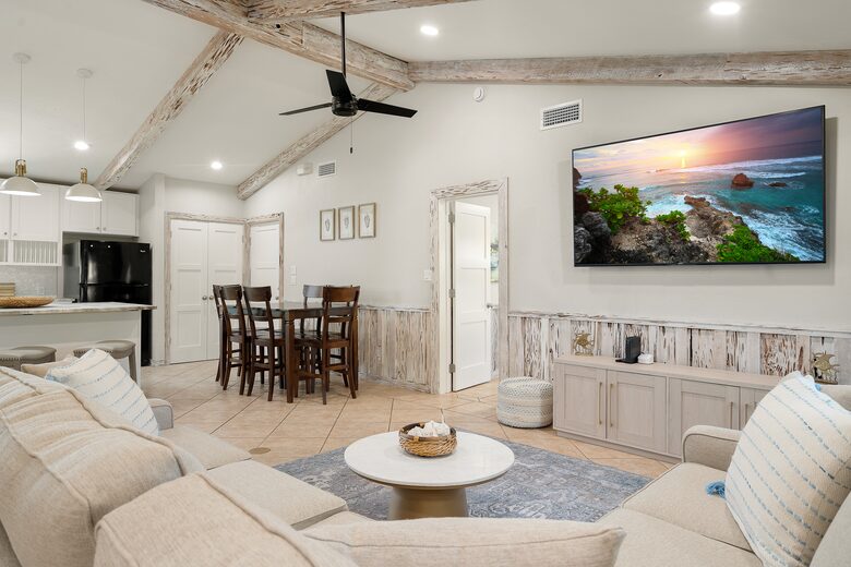 Tranquil Retreat with Private Pool - Eastpoint, Florida