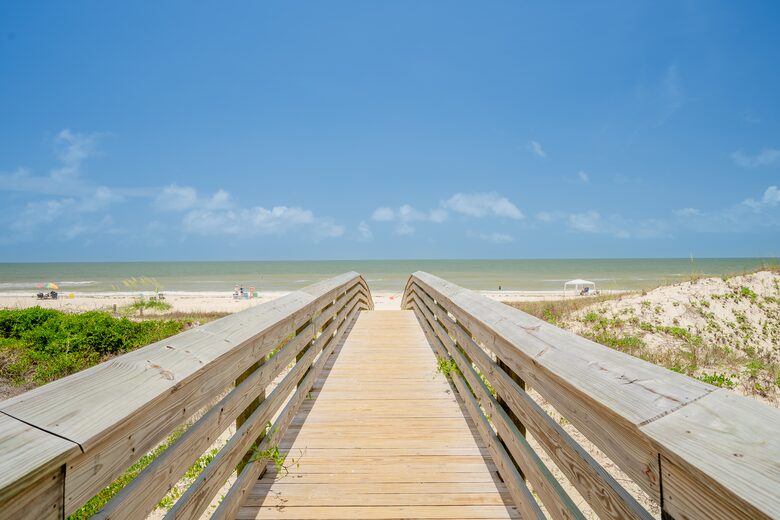 Tranquil Retreat with Private Pool - Eastpoint, Florida