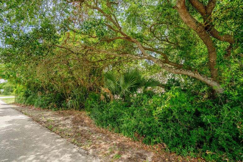 Tranquil Retreat with Private Pool - Eastpoint, Florida
