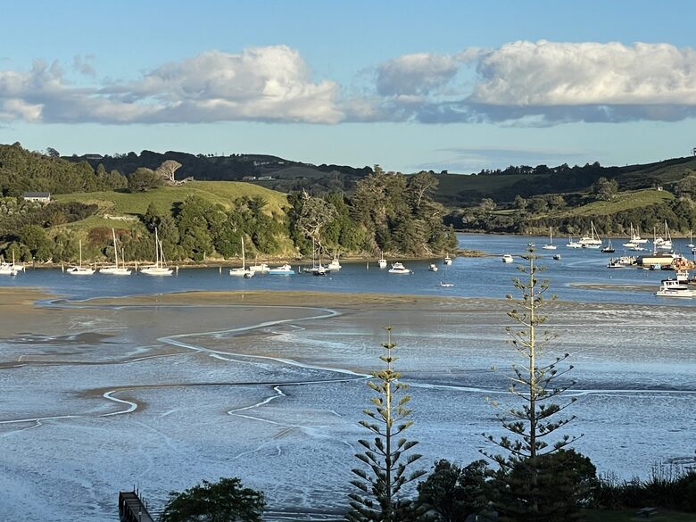 Matakana Haven with Panoramic Sea Views - Matakana, New Zealand