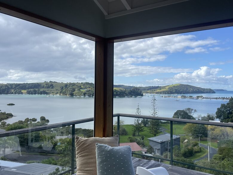 Matakana Haven with Panoramic Sea Views - Matakana, New Zealand