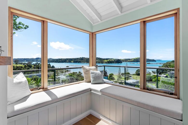 Matakana Haven with Panoramic Sea Views - Matakana, New Zealand