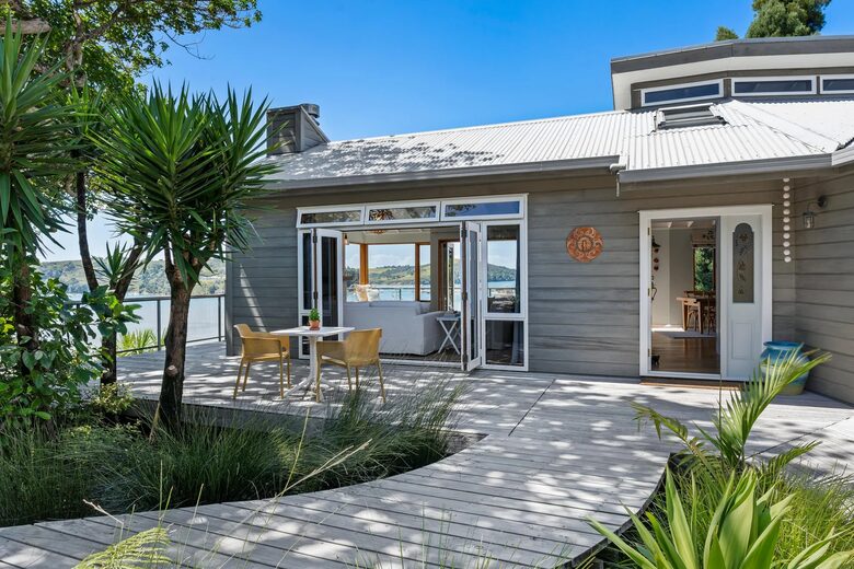 Matakana Haven with Panoramic Sea Views - Matakana, New Zealand
