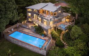 Matakana Haven with Panoramic Sea Views - Matakana, New Zealand