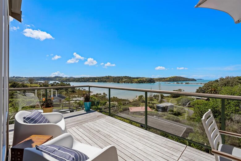 Matakana Haven with Panoramic Sea Views - Matakana, New Zealand