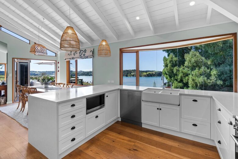 Matakana Haven with Panoramic Sea Views - Matakana, New Zealand