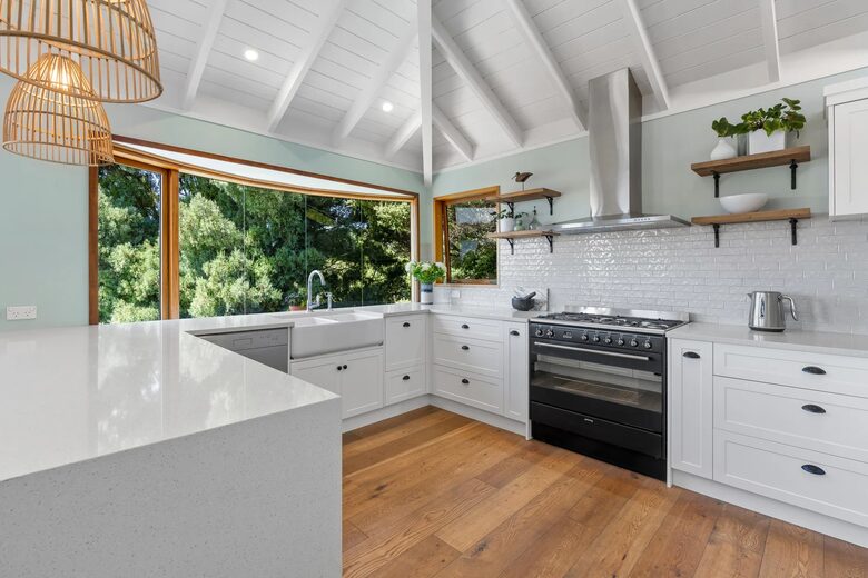 Matakana Haven with Panoramic Sea Views - Matakana, New Zealand