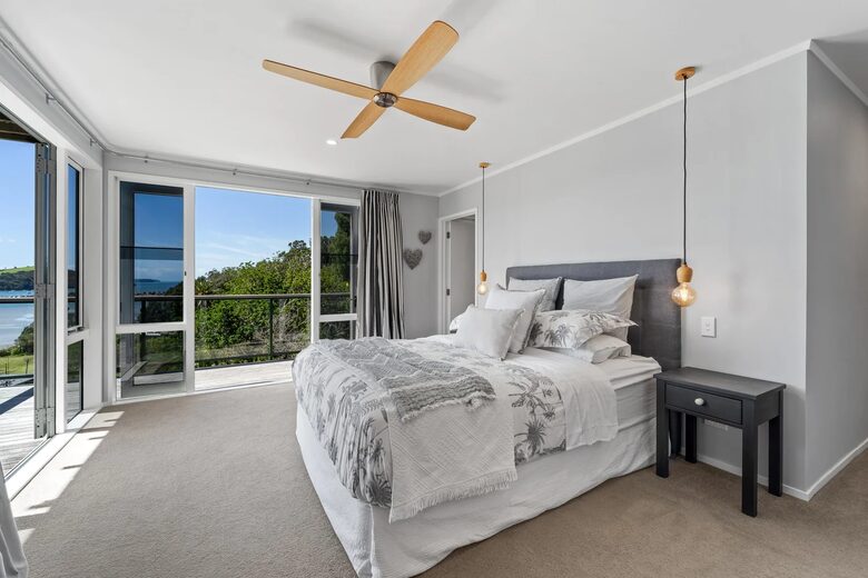 Matakana Haven with Panoramic Sea Views - Matakana, New Zealand