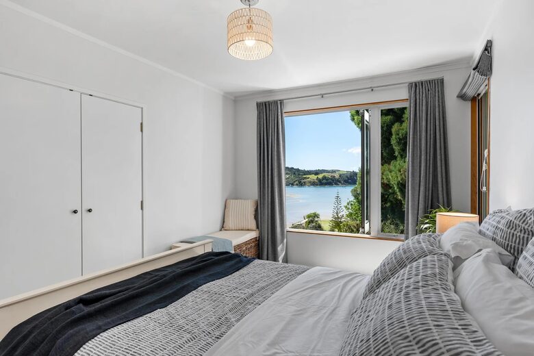 Matakana Haven with Panoramic Sea Views - Matakana, New Zealand