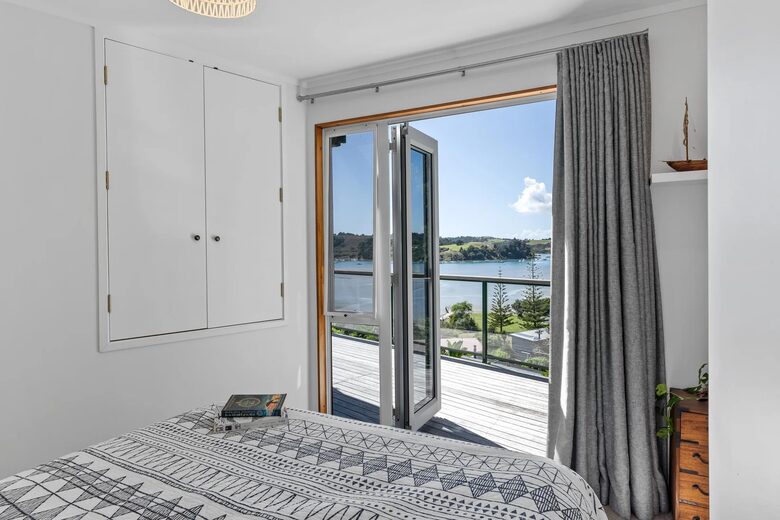 Matakana Haven with Panoramic Sea Views - Matakana, New Zealand