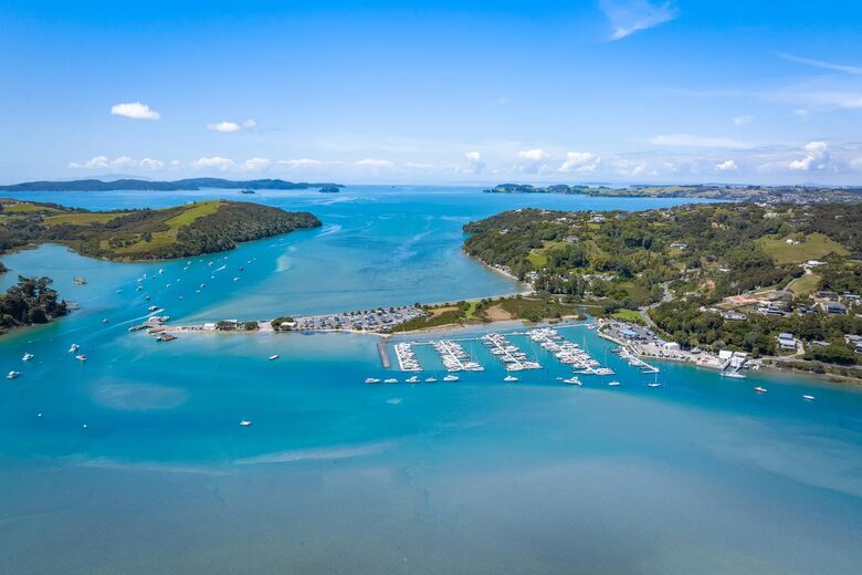 Matakana Haven with Panoramic Sea Views - Matakana, New Zealand