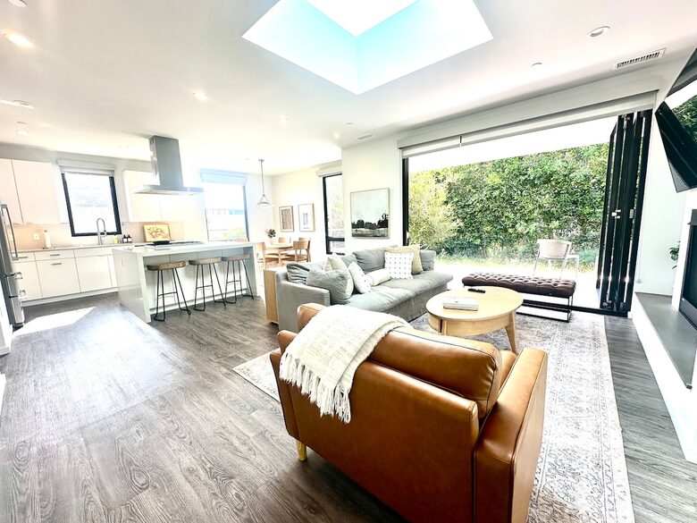 Timeless Elegance by the Sea in Olde Del Mar - Del Mar, California