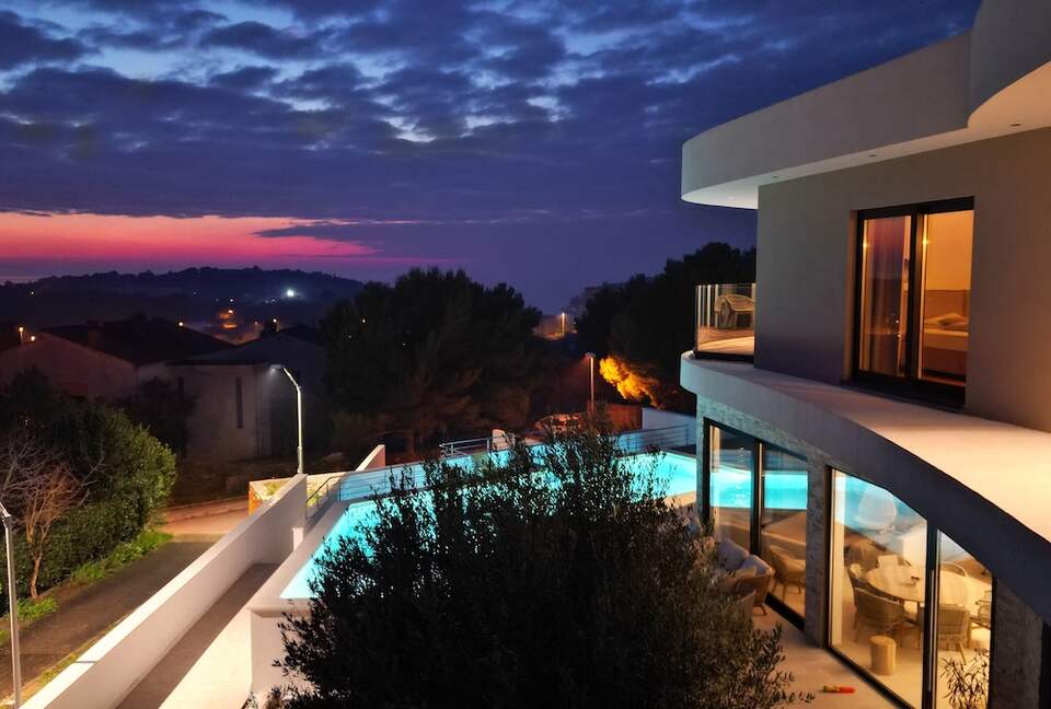 Private design-villa with large pool in Pula - Pula, Croatia