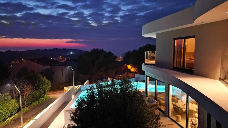 Private design-villa with large pool in Pula - Pula, Croatia
